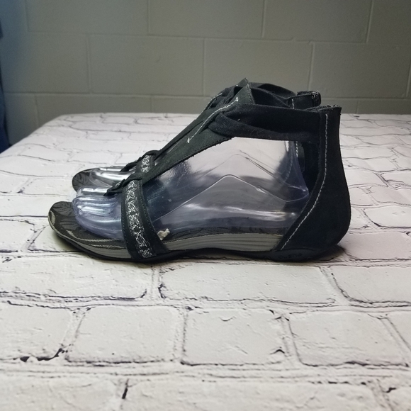 Cushe Clover black thong gladiator sandals - Picture 2 of 13